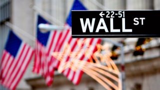 Wall Street Cuma Günü Verdiği Kayıpları Geri Aldı