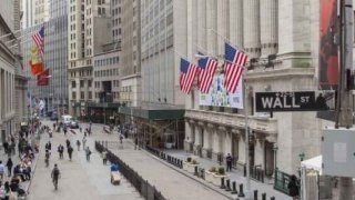 Wall Street Verilerin Ardından Düşüşte