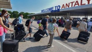 Yabancıya konut satışı Türkiye genelinde azalırken, Antalya'da rekor kırdı