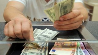 Yaklaşan seçimler öncesinde döviz talebi artarken, dolar/TL’de ise yükseliş sürdü