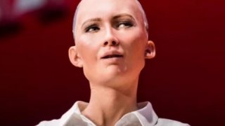 Yapı Kredi'nin Yeni Reklam Yüzü Humanoid Robot Sofia Oldu