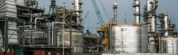 Afrika'nın en büyük rafinerisi petrol ürünleri tedarikine başladı
